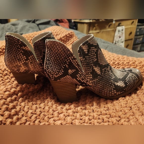 Booties - Picture 6 of 6